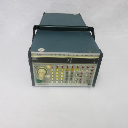 Fluke 6011A Synthesized Signal Generator W/GPIB &amp; Opt 03 &amp; 05