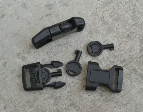 2 x Black Plastic Handcuff Key Paracord Buckle 5/8&#034; Survival Tactical