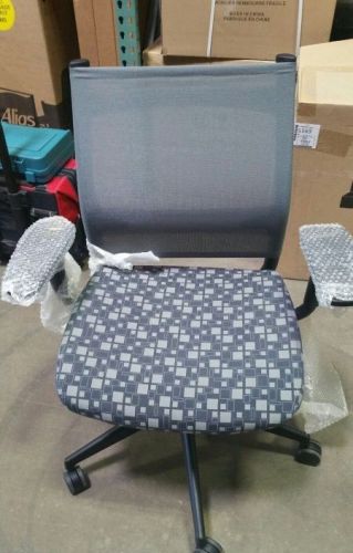 GREAT VALUE SET OF 4 MESH EXECUTIVE COMPUTER OFFICE DESK CHAIRS