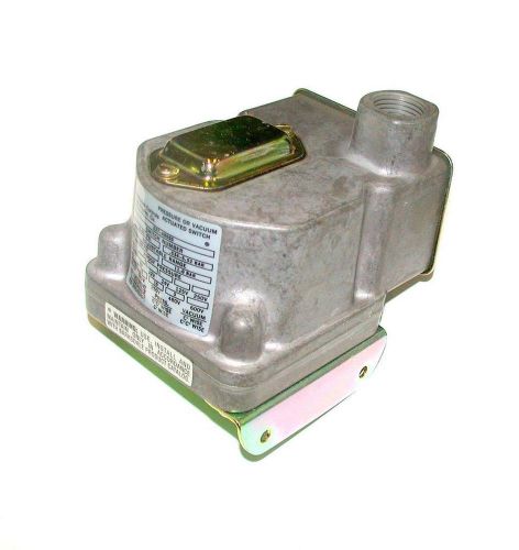 NEW BARKSDALE  D2T-A80SS  PRESSURE SWITCH