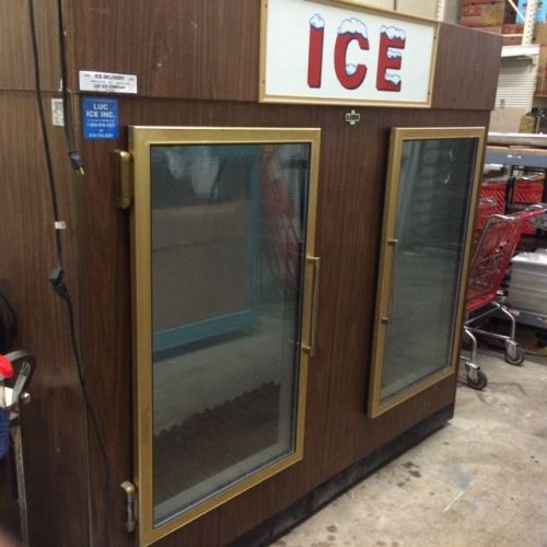 Two Door Ice Merchandiser-------Very Good Condition!