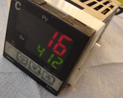 Omron e5cj-q2 temperature controller for sale