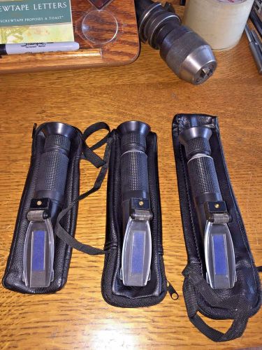 PORTABLE REFRACTOMETER QUANTITY 3 IN LEATHER CASE