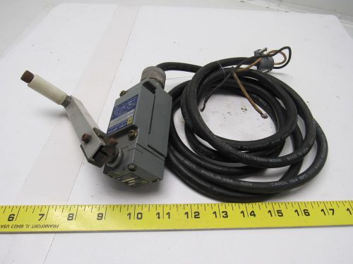 Square d class 9007 type c54b2 limit switch w/arm &amp; 9&#039;7&#034; of cable for sale