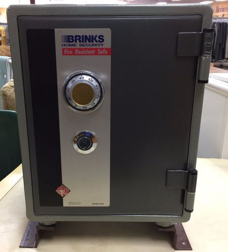 Great Condition Brinks 5059 Steel Security Safe With Original Key , Combination