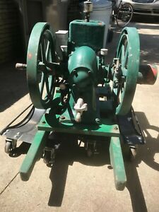 Original Antique McCormick Deering IHC 1 1/2 HP Mogul Stationary Gas Engine