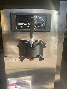 Taylor c709-27 Baskin Robbins soft serve ice cream machine