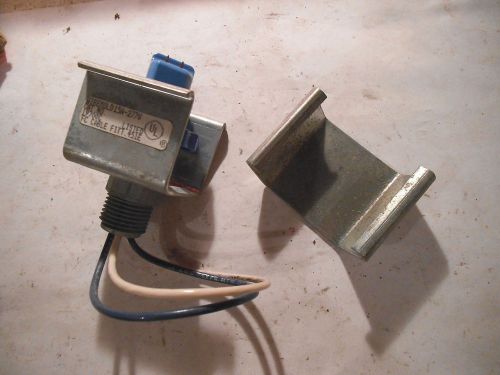 Wiremold 19700c clw quick disconnect tap blue - new for sale