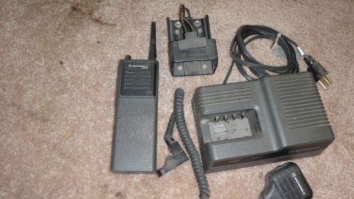 Motorola MT 1000 2 way radio VHF 99CHANNEL top display Powers up