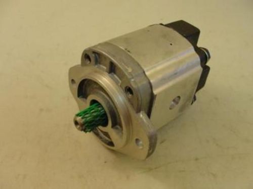 33419 New-No Box, Zwei BL08C01 Hydraulic Pump, 1/2&#034; NPT