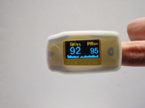 Pulse Oximeter, Carrying Case with Lanyard and Batteries