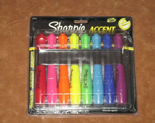 8 SHARPIE ACCENT HIGHLIGHTERS IN PACKAGE