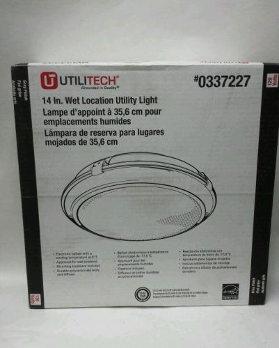 New Utilitech 14&#034; Florescent Utility Light Wet Location 120V Part# 0337227