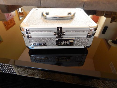 Idea Stream VZ01002 Vaultz Cash Box, Make up,Jewerly Tumbler Lock,Silver 10x8x4
