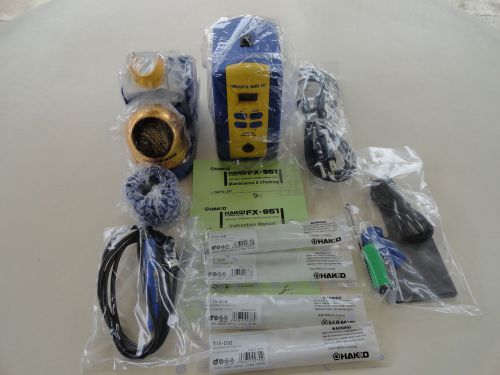 Hakko fx-951 digital soldering station complete with 4 new soldering tips for sale