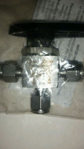 Ss 1 - piece 40 series 3 way ball valve, 0.90 cv, 1/4 in. swagelok tube fitting for sale