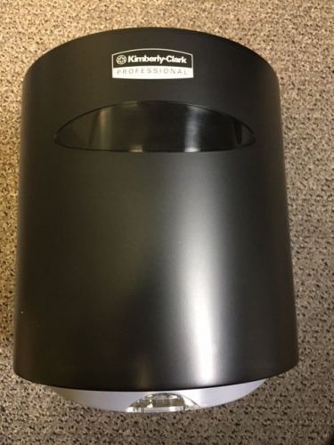 Kimberly Clark 9989 Insight Centerpull Towel Dispenser Gray/Smoke Color