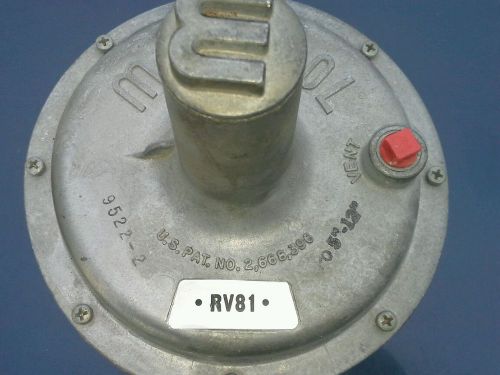 Maxitrol RV81 1  1/2 Inch Gas regulator 1/2 PSIG Po 5&#034;-12&#034;  RV81. - 9522-2