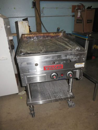 Vulcan 924a 24&#039;&#039;  gas thermostatic griddle w/ stand &amp; casters 150-450° for sale