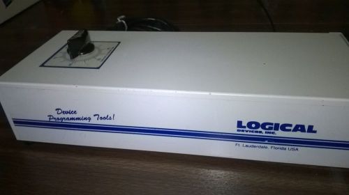 Logical Devices QUE-T8 UV Eprom Eraser   TESTED AND BULB POWERS ON