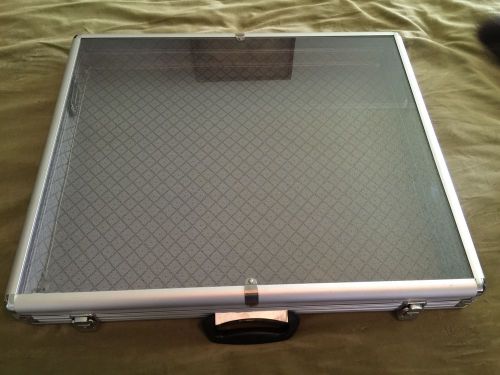 Large aluminum display case  24&#034;X20&#034;x3&#034;  Free Shipping