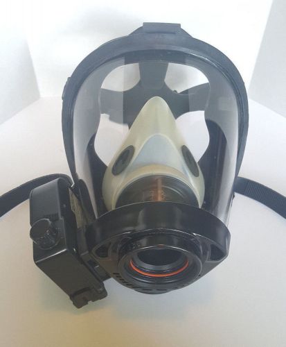 Survivair SCBA Firefighter Mask with TWENTYTWENTY PLUS Microphone 941862 Size M