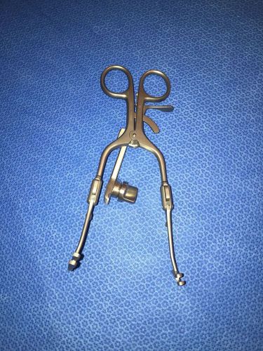 Storz e8150-1 table mounted ratcheted self retaining retractor