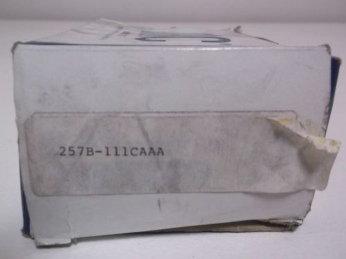 MAC 257B-111CAAA SOLENOID VALVE 110/120VAC *NEW IN A BOX*