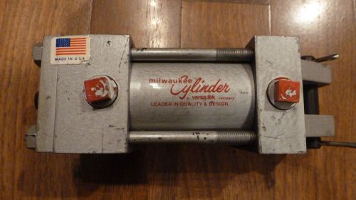 MILWAUKEE PNEUMATIC CYL, A61  250psi, 2 inch BORE 1 1/2 inch stroke NOS