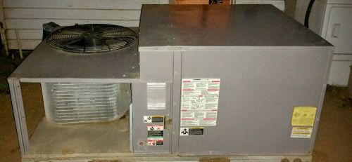 Carrier commercial 5 ton 3 phase heat and air unit. GAS