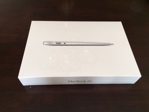 MacBook Air 11-inch 1.6ghz,4gb 128GB    NEW !  !  !