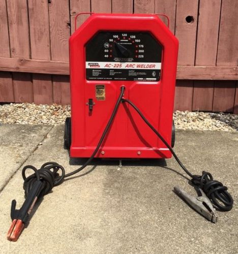 NICE &#034;Lincoln Electric&#034; ARC WELDER AC-225 230 Volts WORKS GREAT