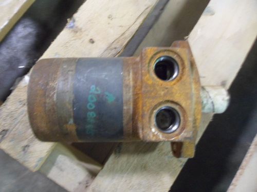 PARKER HYDRAULIC MOTOR #681241J TYPE:TC0230A100AAAB MILD RUST NEW WEATHERED