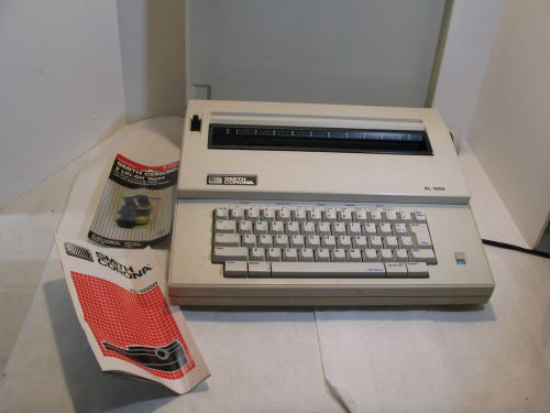 Smith Corona XL-1000 portable word processor type-writer ex cond. Works