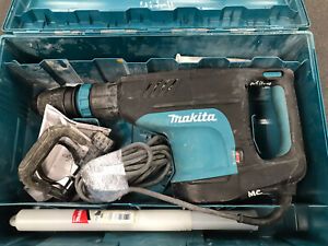 Makita HM1203C 20LB Demolition Hammer With 1 Bit In Case