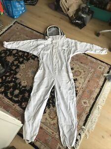 Harvest Lane Honey Premium beekeeping Suit With bee veil - (Bee Suit)- Large