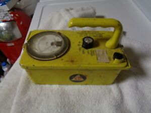 Vintage Victoreen CDV-715 Model 1A geiger counter 1950&#039;s Radiation Detector USED