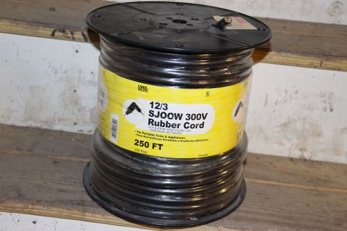 Carol 12/3 sjoow 12awg 300v rubber wire tool  extension cord 250ft new! last one for sale