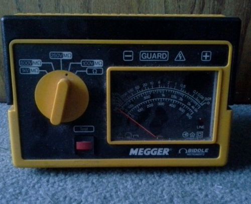 Megger Biddle 212359 Va.c./Hand-Cranked Insulation Tester, 600V, 2000 MOhms.