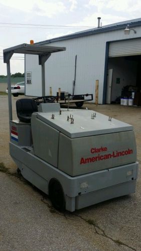 American Lincoln 40&#034; battery powered ride on floor sweeper scrubber
