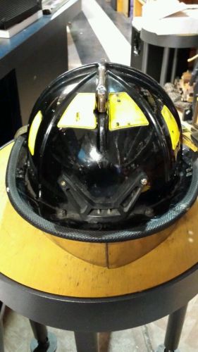 Cairns fire helmet 1010?