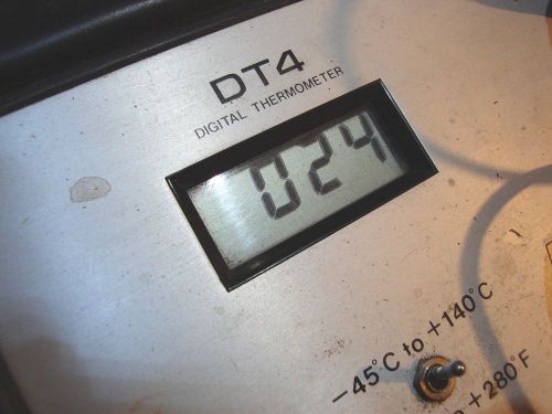 Digital temperature tester with one probe, works used universal brand for sale