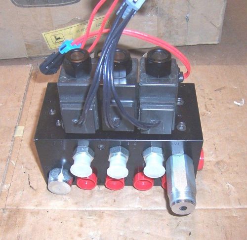 Hydraulic solenoid valve 3 spool parker 12 volt quality nos john deere tca12841 for sale