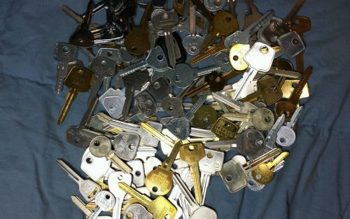 Lot of 135  Assorted Blank Uncut Car Blank Keys from Locksmith Mostly Foreign