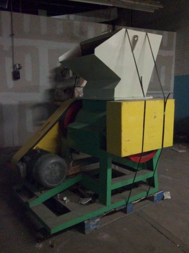 Plastic granulator w/ control panel, three phase induction motor 220v 22kw for sale