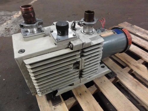 NICE Tested Leybold Heraeus D30A Trivac Vacuum Pump 1-1/2HP 3-Phase 898043 1.5&#034;