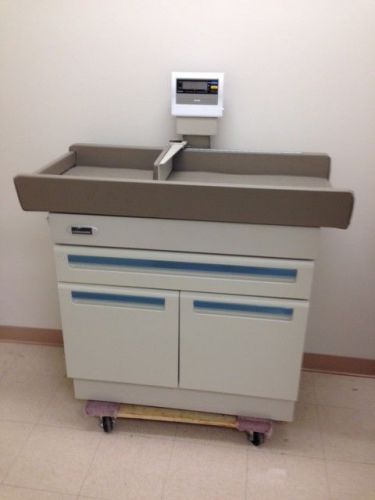 Midmark 640 pediatric examination table with digital scale #640-001 for sale