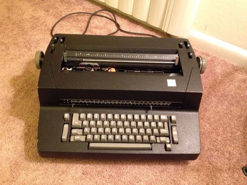 ~ Black IBM Correcting Selectric ii 2 Electric Typewriter Excellent Mechanical