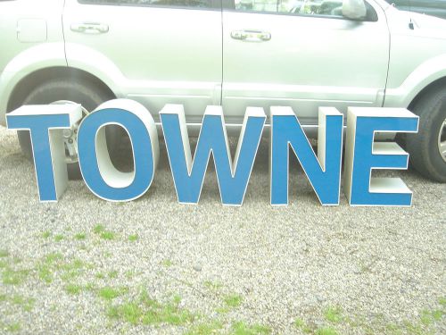 Gm dealer 24&#034; neon box sign illuminated individual letters &#034;t o w n e&#034; will ship for sale
