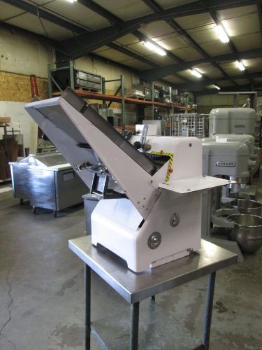 Oliver 797-32 Gravity Feed Bread Slicer, 16&#034;W, 1/2&#034; Slice Thickness